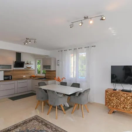 Apartman Iskra Apartman