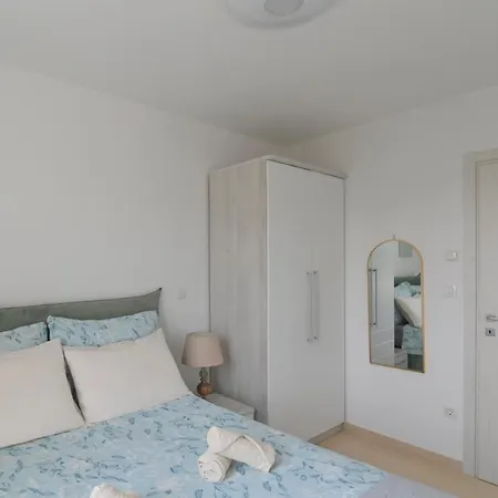 Apartman Iskra Apartamento *